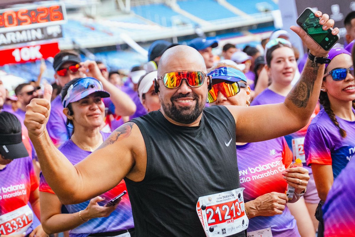 SecDeporteCali's tweet photo. 🏃🏃‍♀️ ¡Comenzó la carrera de los 10K en la Media Maratón de Cali! Miles de corredores empezaron este nuevo reto con la ilusión de cumplir una meta y disfrutar cada kilómetro del recorrido.

#AsíRecuperamosCali #MMC2026 https://t.co/ybFWhc0Ani