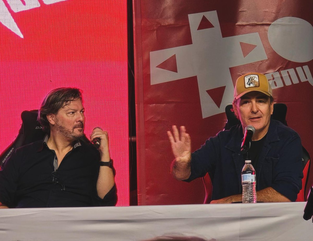 evaction's tweet photo. Drake and Snake together at @TooManyGames for the @DavidBHayter
and @nolan_north voice acting panel #TooManyGames #videogamecon #voiceacting #nathandrake #solidsnake https://t.co/g90zIw3z8y