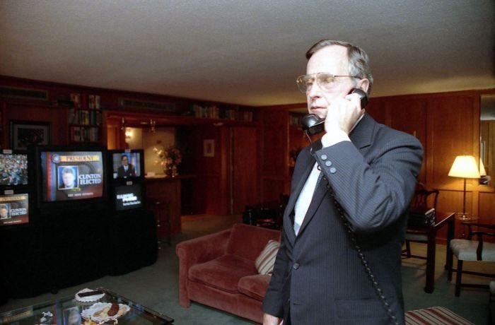 TheBushArchive's tweet photo. President George H.W Bush talks on the phone after it is declared Bill Clinton has won the 1992 Presidential Election. https://t.co/JoIAb8ua9t
