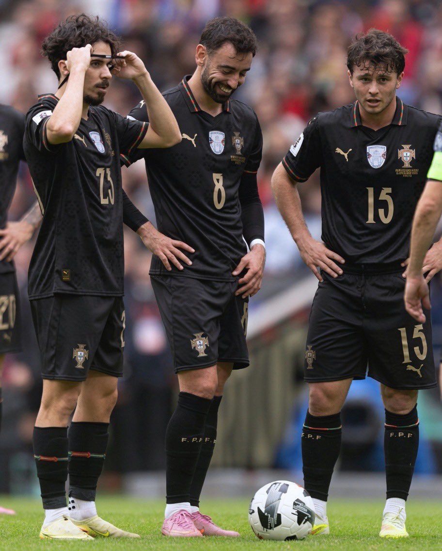 PamelaNjoku2's tweet photo. "With this midfield, Portugal would be unstoppable" 

Lies we all told ourselves 🤦‍♀️ https://t.co/awov5LFNWV