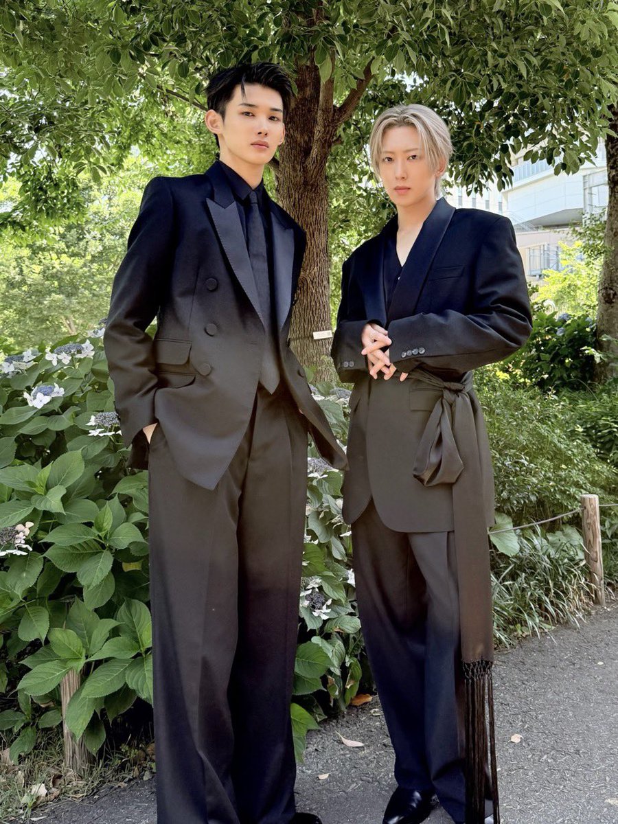 ANDTEAM_trad's tweet photo. @andTEAM_members trans: “happy birthday! wishing you good health above all else this year too!!
this year, i’ll be going on the journey with you as well 🐉⚔️”

#HAPPY_FUMA_DAY
#andTEAM #andTEAM #JO https://t.co/3NIkbt69wG