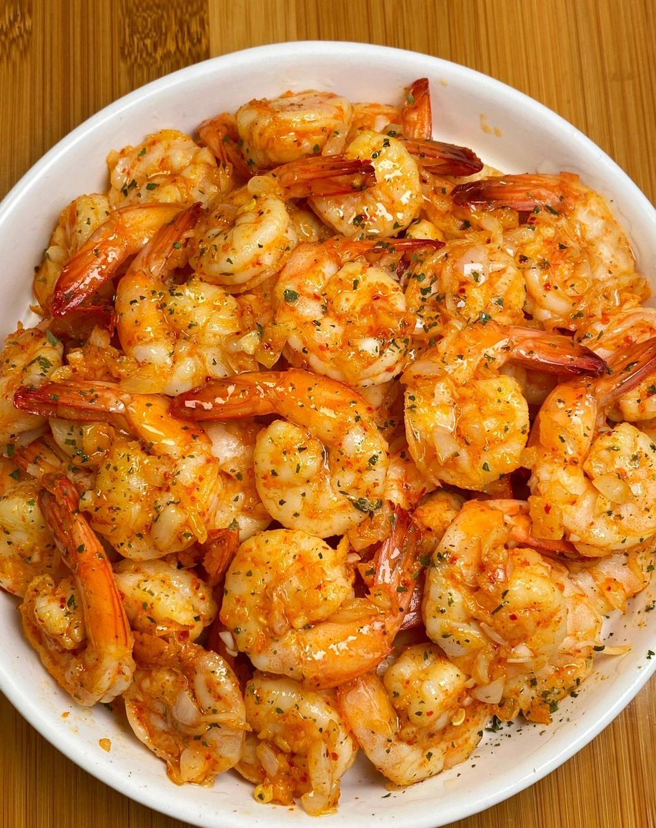 LEIDY8913's tweet photo. Homemade garlic butter shrimp with a side of creamy mashed potatoes—15-minute comfort food that hits just right! https://t.co/DjdO7Q89v7