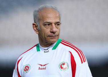 MamadReza84's tweet photo. فوتبال با پا بازی میشود
اما با قلب مردم زنده میماند
وقتی قلب مردم از یک تیم جدا شود
حذف از جام فقط یک نتیجه ورزشی نیست
یک پیام اجتماعی است !!!

آقا و جنتلمن مثل محمد خاکپور ... https://t.co/DL9gaaA2jD