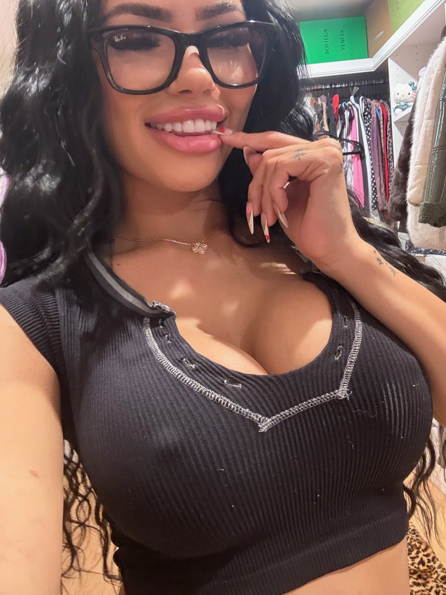 scarlettbbyyy's tweet photo. can i see ur dc!!kkkkkk plssss 😭

I BEG YOUUU https://t.co/1f3C0Hc97F