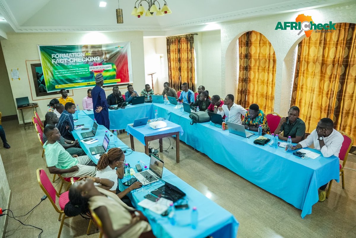 SegbedjiJu4250's tweet photo. J’ai eu le privilège de participer, le jeudi 25 juin à Lomé, à une session de formation pratique en fact-checking, en tant que journaliste, une initiative portée par Africa Check.

Dans un contexte marqué par la prolifération des fausses informations... https://t.co/WKTChv855q