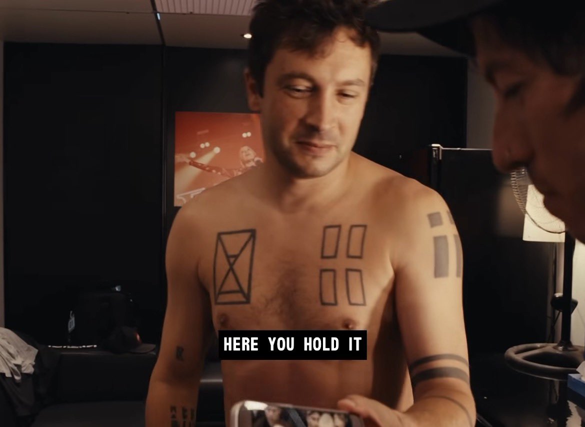 silvernhills's tweet photo. bro took his shirt off and asked josh to listen to this song with him hell nah mark you gotta get OUT of there 😭😭 https://t.co/3RGhywVtSu