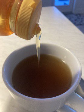 HerbalistChief's tweet photo. If you experience chronic body itchiness after bathing, worry not. 

Steep dried powdered leaves of castor plant in hot water, sieve and add honey to it. Drink a teacupful once daily.

Body itchiness will disappear. Nature heals. https://t.co/Q4zO8goEUJ
