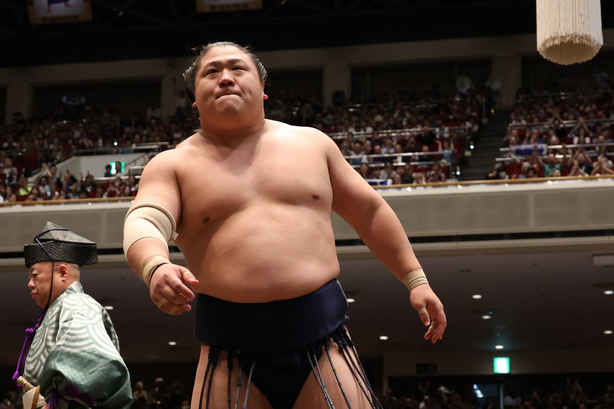 sumokyokai's tweet photo. ＜番付発表＞
令和８年七月場所の番付が発表されました。
再関脇　若隆景
新小結　義ノ富士
再小結　王鵬
新入幕　一意　大青山
再入幕　尊富士　阿武剋

最新の番付はこちらから
https://t.co/pJLtKXbQlA

#sumo #相撲 #七月場所 https://t.co/IE8HvTmIJg
