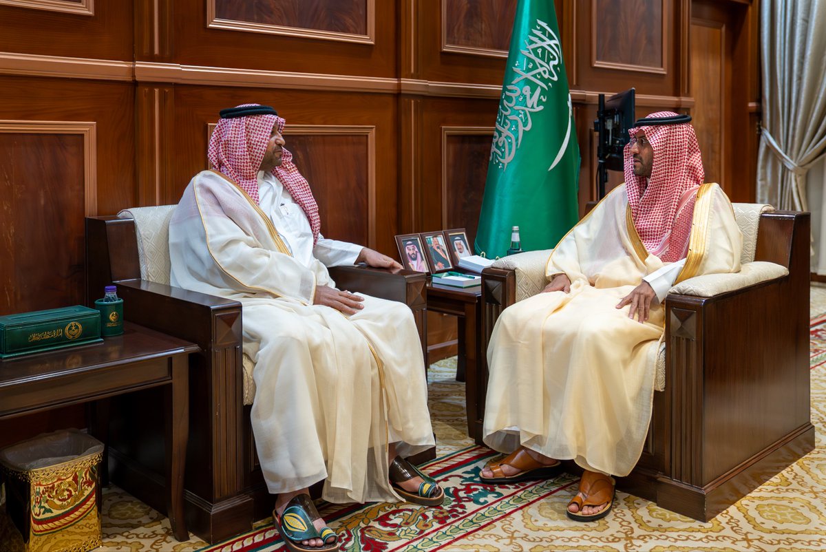 emara_hail's tweet photo. سمو #نائب_أمير_منطقة_حائل يستقبل أمير الفوج 16 بوزارة الحرس الوطني أ.عفاس بن تركي بن محيا، منوّهاً سموه بدعم القيادة الرشيدة -أيدها الله- للحرس الوطني مشيراً إلى أهمية الدور الذي يقوم به. https://t.co/PrttoR84Sq