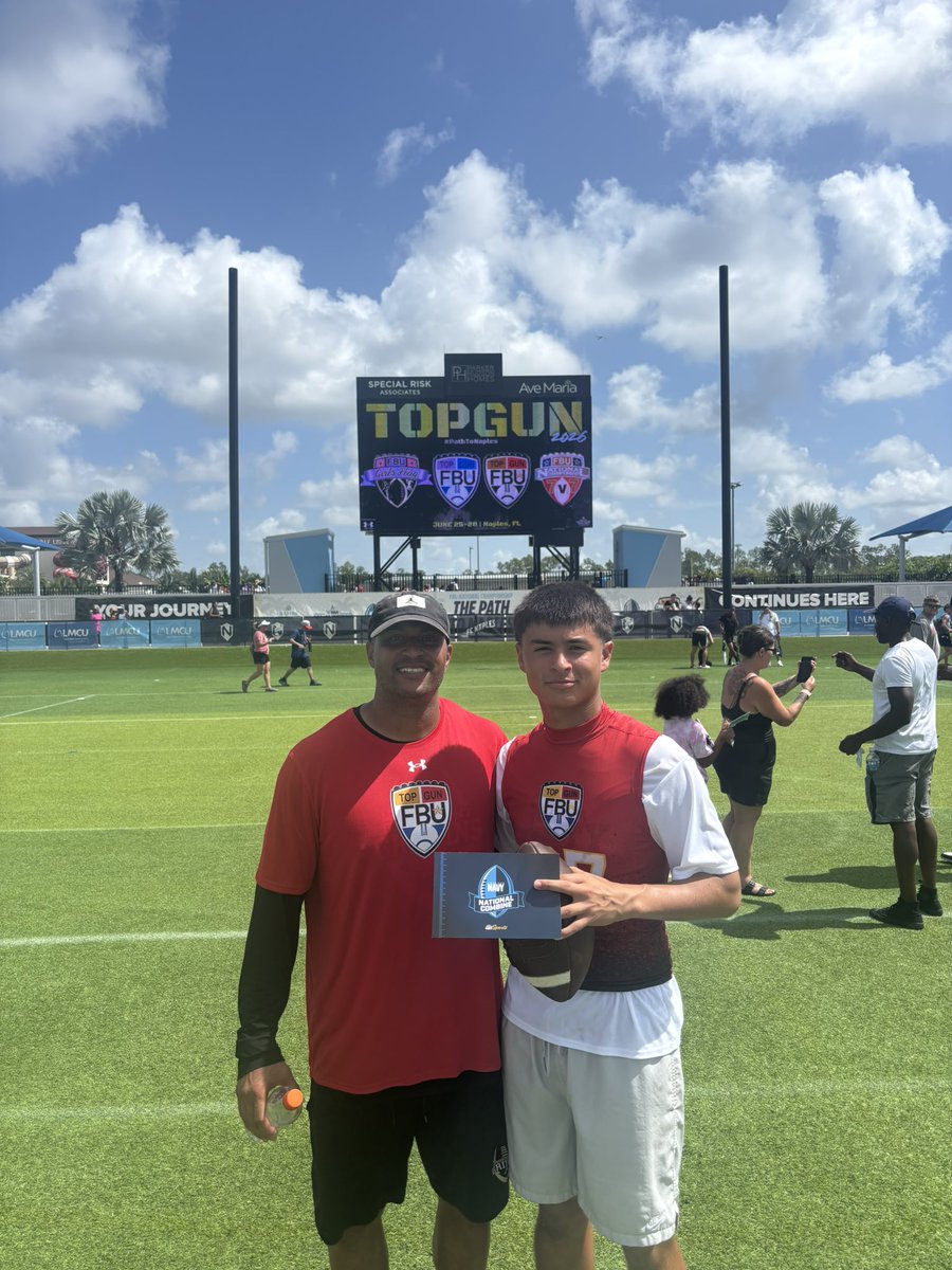 MaximusTXQB13's tweet photo. After a great experience this weekend at the @FBUcamp I am excited to have made the FBU All Camp Team as well as receive an invite to the 2027 Navy National Combine. #QB #classof2028
@AWilliamsUSA @Coach_Ricker @Coach_GTaylor @MiloG84 @FootballBrahma https://t.co/8jLbL2WuDc