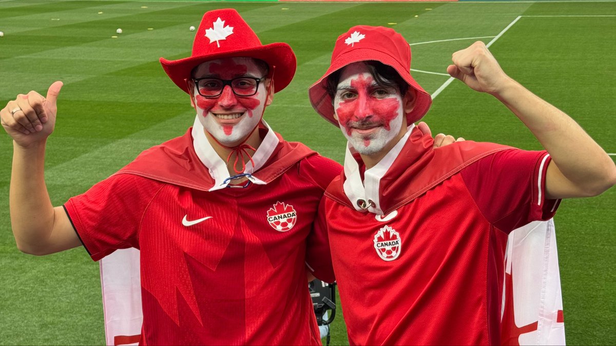 SoFiStadium's tweet photo. Always good to see our friends from up north 🤝🇨🇦 @LosAngelesFWC26 https://t.co/Li2FgZK5Bl