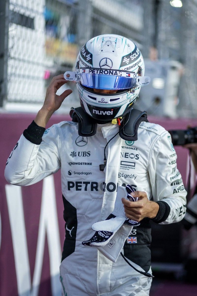 PolarPaddock's tweet photo. Petition to make Mercedes bring back the white suits at least once a year 📝✍️ https://t.co/ldiKWd4mtw