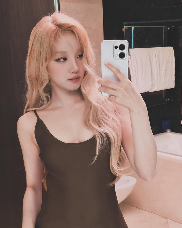 _official_RAVEN's tweet photo. hey  foxies  💚  long  time  no  see
#KimHwa #김화 https://t.co/Zuhb6XtIKq