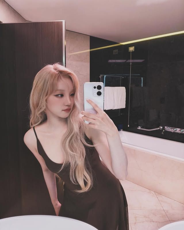 _official_RAVEN's tweet photo. hey  foxies  💚  long  time  no  see
#KimHwa #김화 https://t.co/Zuhb6XtIKq