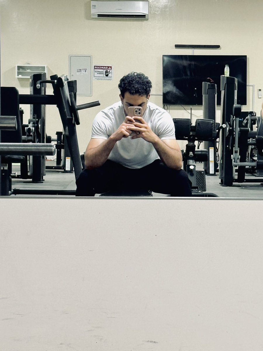 Zzbeatbox's tweet photo. Gym photo dump, anyone? 🏋️💪🏻 https://t.co/FHhPgQB6Qi