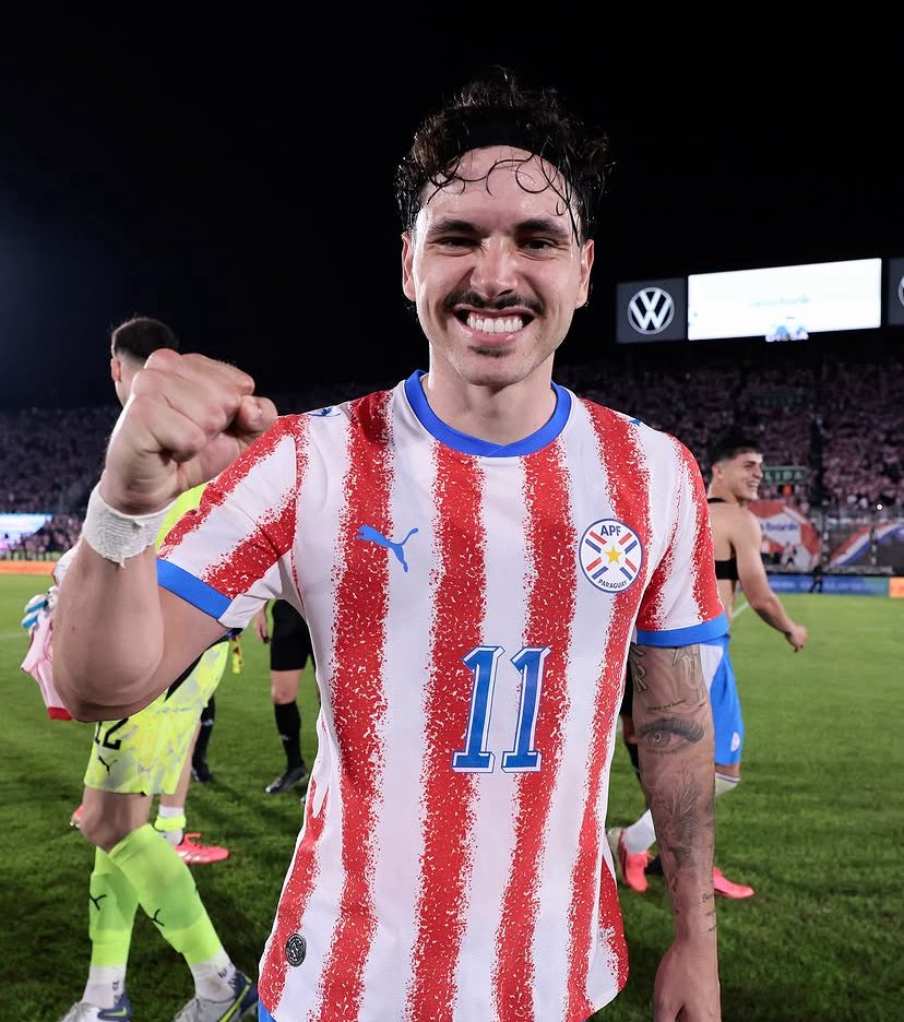 leandrorandrad's tweet photo. 🚨 EXCLUSIVO

O Palmeiras recebeu uma proposta de 18 milhões de euros da Atalanta, da Itália, pelo meia Maurício.
Naturalizado paraguaio, o jogador vive boa fase: está disputando a Copa, marcou um gol na competição e valorizou seu passe. A diretoria alviverde analisa a oferta. https://t.co/0yhqqbA7Qu
