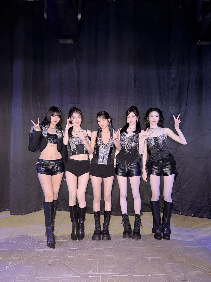official_i_dle's tweet photo. [📸] 260628 @ 2026 i-dle WORLD TOUR [Syncopation] IN HONG KONG DAY 2

'Cause love is louder in HONG KONG 💜

#아이들 #idle
#Syncopation
#2026_idle_WORLDTOUR https://t.co/G9wOkLYqou