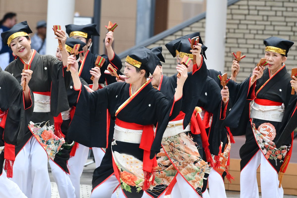 Hasimocchi's tweet photo. ひさしぶりのよさこい。総踊り一曲入ってチーム演舞のMCしてたり我が子のミルクやおむつ交換してたら、蒼のオフショット以外げんごろうさんしか撮ってない←
子どもの月齢伝えたらみんな『大きいな！』言うてくれはる（今3ヶ月。約7ヶ月児平均ステータス）
会いたい人にたくさん会えた、良き日でした。 https://t.co/VwliwF9rde