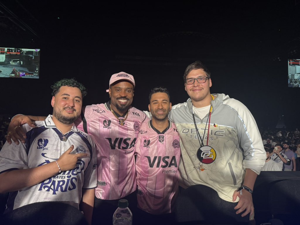Pamaj's tweet photo. 🇫🇷 🇫🇷 🇫🇷 🇨🇦

Thanks for having me fellas! @Gotaga @BrokyBrawks @WaRTeK 💜 https://t.co/MTYVQDXn2a