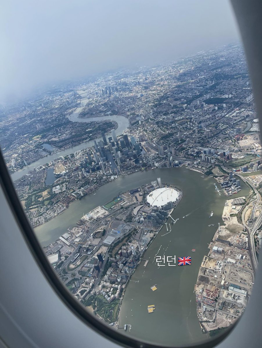 WhiteTamar1's tweet photo. Team GD in London😮
And Kwon twins in London too. 
👀 https://t.co/tRnFRqs0Qf