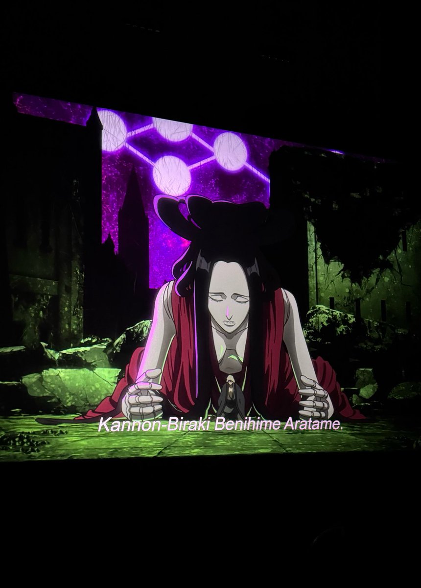 ___Sheshe____'s tweet photo. Le bankai de urahara c'était vrmt qql chose .
La mise en scène et les rajouts avec ses déplacements en forme de suture pouaahhh .
Et que dire de son intelligence et ses 400 scénarios prévenu a l'avance c'est pas pour rien que aizen le méprise 
#BLEACH https://t.co/LoNbWCXY8U