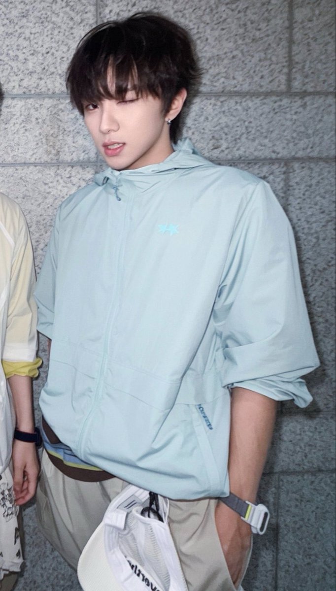 운담 tweet media
