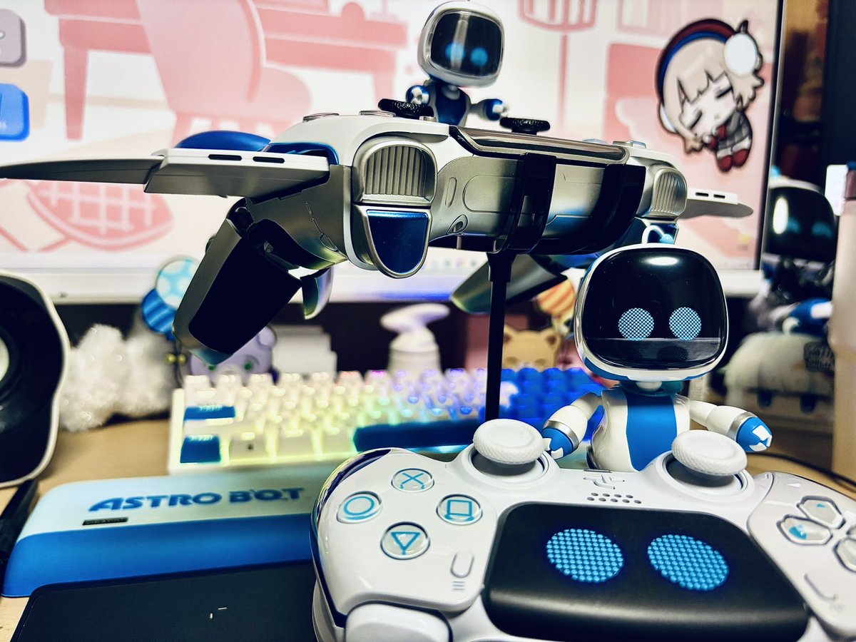 krmfyu's tweet photo. はしゃいでるオタク、慣れないオタク、壊しそうオタク https://t.co/H4uScIAex7
