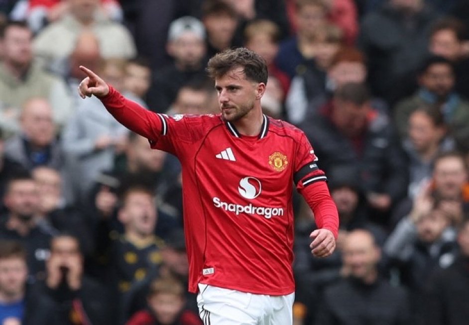 ManUtdBR's tweet photo. 🚨🏴󠁧󠁢󠁥󠁮󠁧󠁿❌️| Não houve qualquer contato entre o Milan e os representantes de Mason Mount, apesar de uma reportagem afirmar que o jogador havia sido oferecido ao clube italiano.

A expectativa é de que Mount permaneça no Manchester United.

🗞️ @StevenRailston 

Torcedor Red Devil, é a favor da permanência do meia inglês no Manchester United?