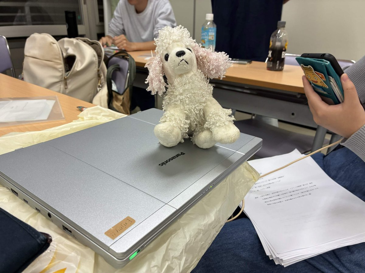 tips_act's tweet photo. 新人公演あらすじ＆練習風景公開
演目名【ピーターパン少女】🧚‍♂️🧚‍♂️🧚‍♂️
あらすじ
ある時、あるところにとある部屋があった。という書き出しで始まるのは、作家の絵本登場人物はピーターパン、ポック。それだけ。それでも2人は仲良く遊んでいたのだが、、。
是非お越しください‼️ https://t.co/qrUzqADsnY