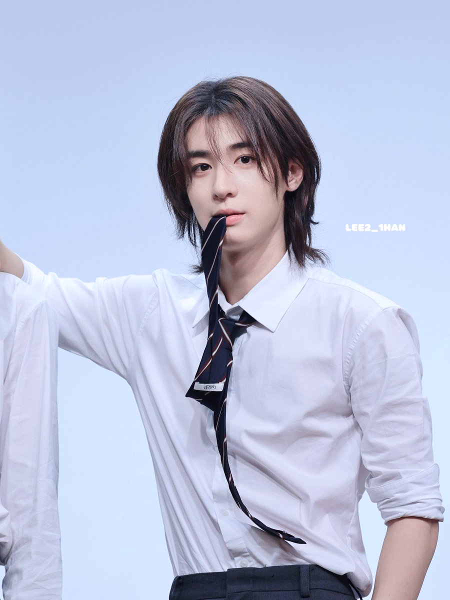 lee2_1han's tweet photo. 🫧🐠🦁ྀི🐰ྀི👽🖤𓂃 .｡
20260628

👔

#LEEHAN #boynextdoor_leehan  #보이넥스트도어 #이한  #이하니 https://t.co/1At35mwgBb