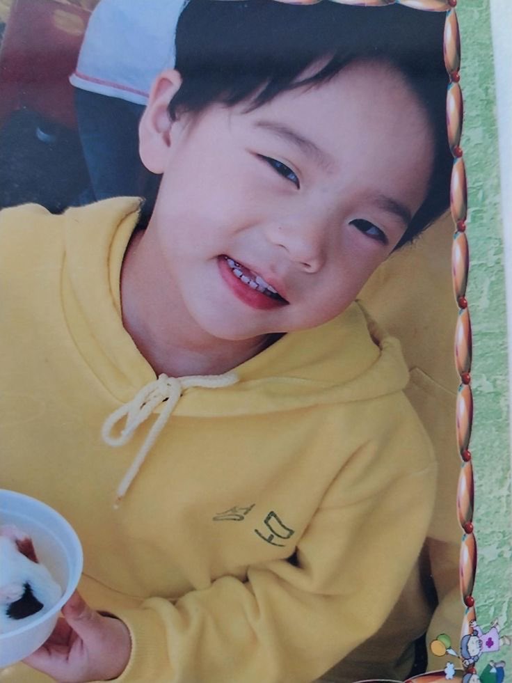 shinyups's tweet photo. oh, darling, don’t you ever grow up
don’t you ever grow up, just stay this little~ https://t.co/CPNerJUfoo