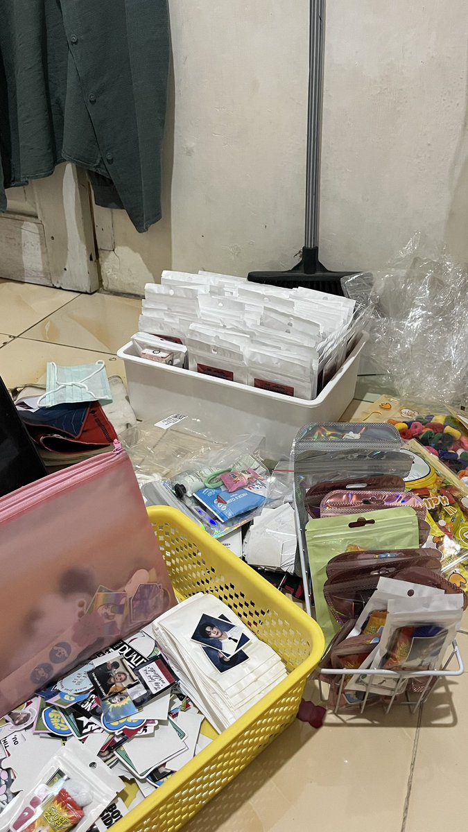 beforeemayy's tweet photo. Jujur nguantukkk rekkk, kita lanjut besok aja kali yaa freebies jnjm ini :)) https://t.co/AqxEEBt08n