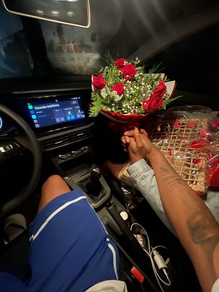 2tuffeddie's tweet photo. Nothing beats being ducked off with someone who treats you right while nobody knows y’all business. 🖤 https://t.co/IZiwZBayTn