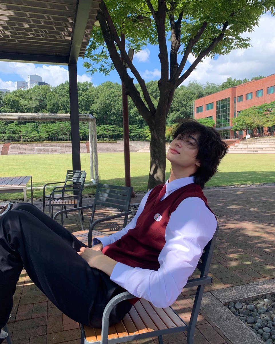 우석 tweet media