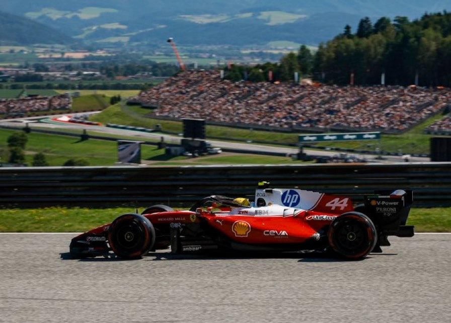 ferrarinewstr's tweet photo. 🏁 Avusturya’da Yarış Sona Erdi.

Lewis Hamilton 👉 P5
Charles Leclerc 👉 P8

Kötü strateji ile podyumdan uzaklaştık. Zaten hızımız da yoktu sadece ihtimali bitirdik. Burada zorlanacağımız belliydi ama biraz fazla puan kaybettik. 

Acilen rüzgarı tersine çevirmemiz lazım. https://t.co/Ec2Jor70k7
