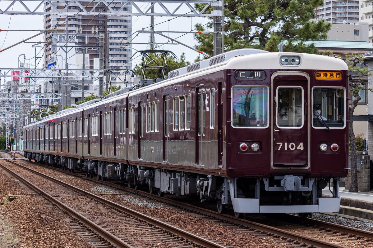 XFLFCKLMF's tweet photo. 仁川空港行きの国際列車も結構集まったな https://t.co/vxZMElfAgZ