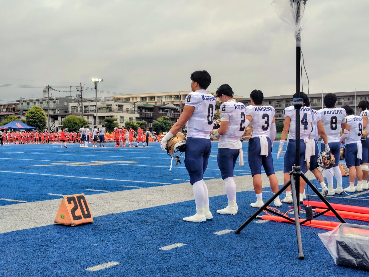 asanao_study's tweet photo. 雨の中、アメフト関西大 vs 法政大、春シーズン最終戦へ。今日は何より、この伝統校の試合をサイドライン間際で観戦できたのが醍醐味でした。目の前を駆け抜けていく、関大・吉田くんのキックオフリターンタッチダウンは圧巻だった。 https://t.co/jlUyANrY5o