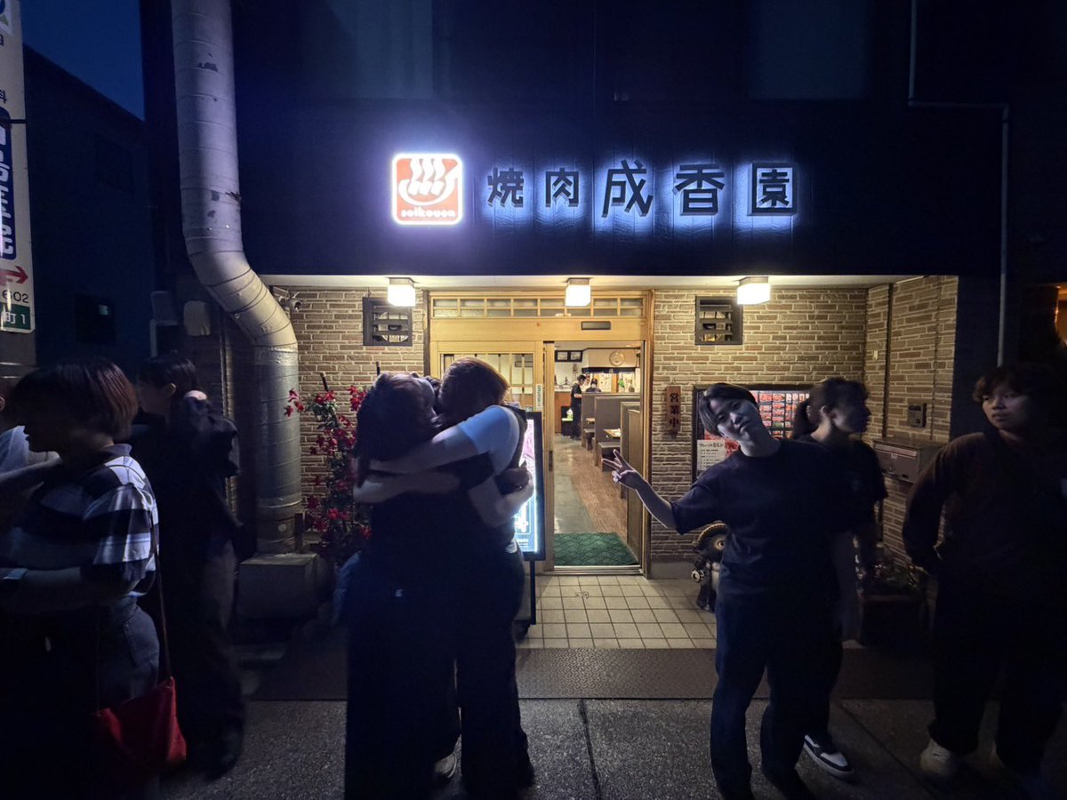 pp181590's tweet photo. 明日から始まる~どんなシーズンになるかじゃなくてどんなシーズンにするのか。その時の自己ベストを、それを継続すること、最後までやりきること。頑張ったら、辛かったら、ハグ！オフ最終日も最高のファンのみなさんから沢山エネルギーをもらい、美味しいものから沢山パワーをもらいました！よし！ https://t.co/75m8bgVQyP