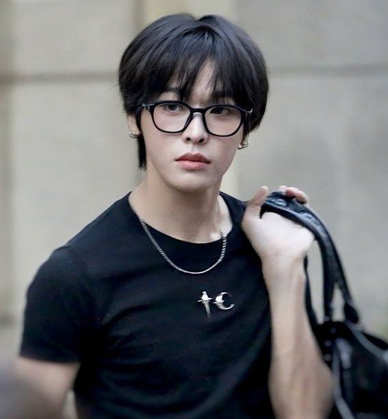 lesbioneriku's tweet photo. sori kalo ship jelek alias ga ada momen lain selain nopogy tapi mereka bagus banget diotak gw 🤪 #showkul https://t.co/JswFDzlapN