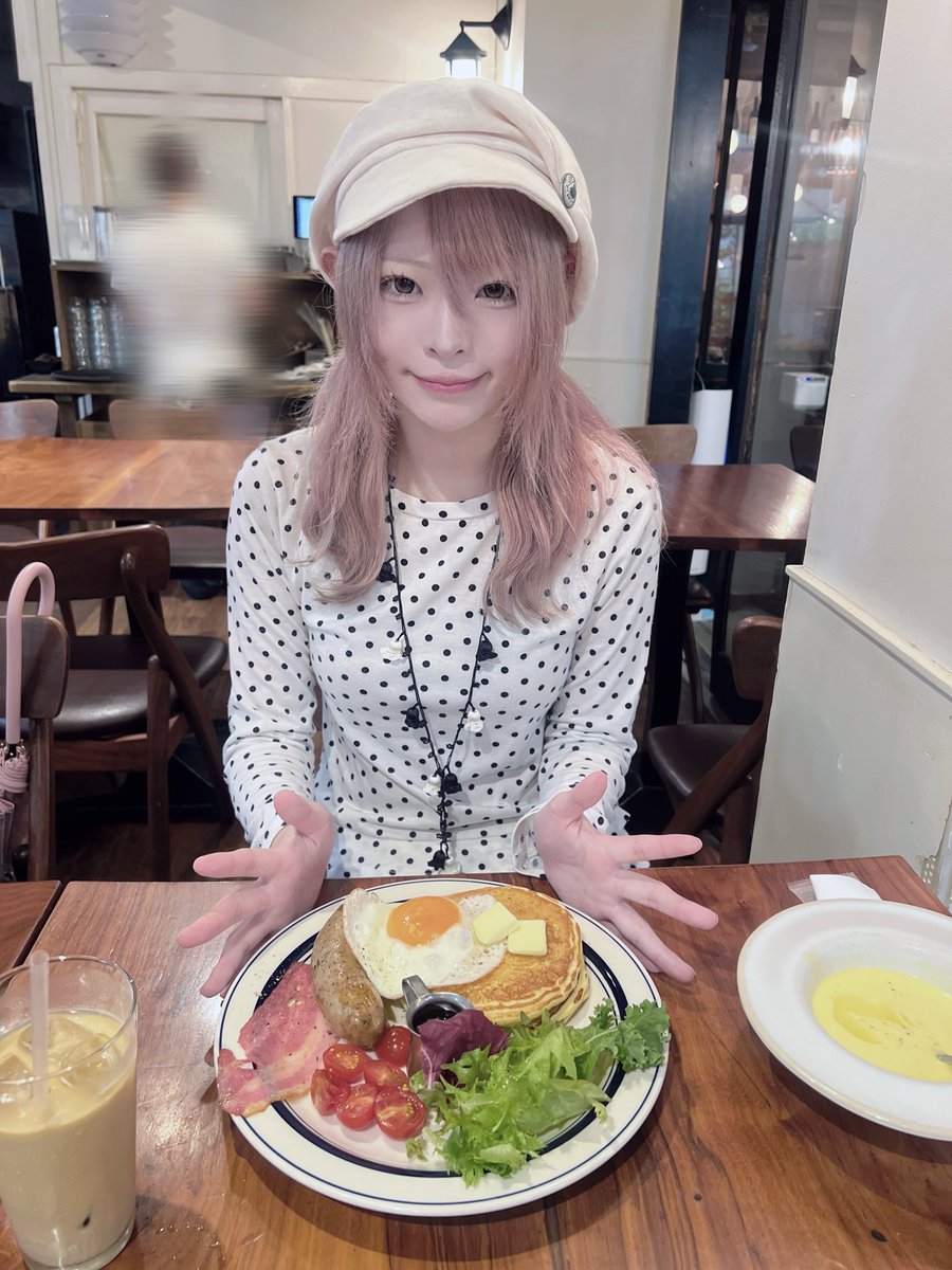 83nchusan's tweet photo. 豪華な朝ごはん https://t.co/3aaVUVH1DX