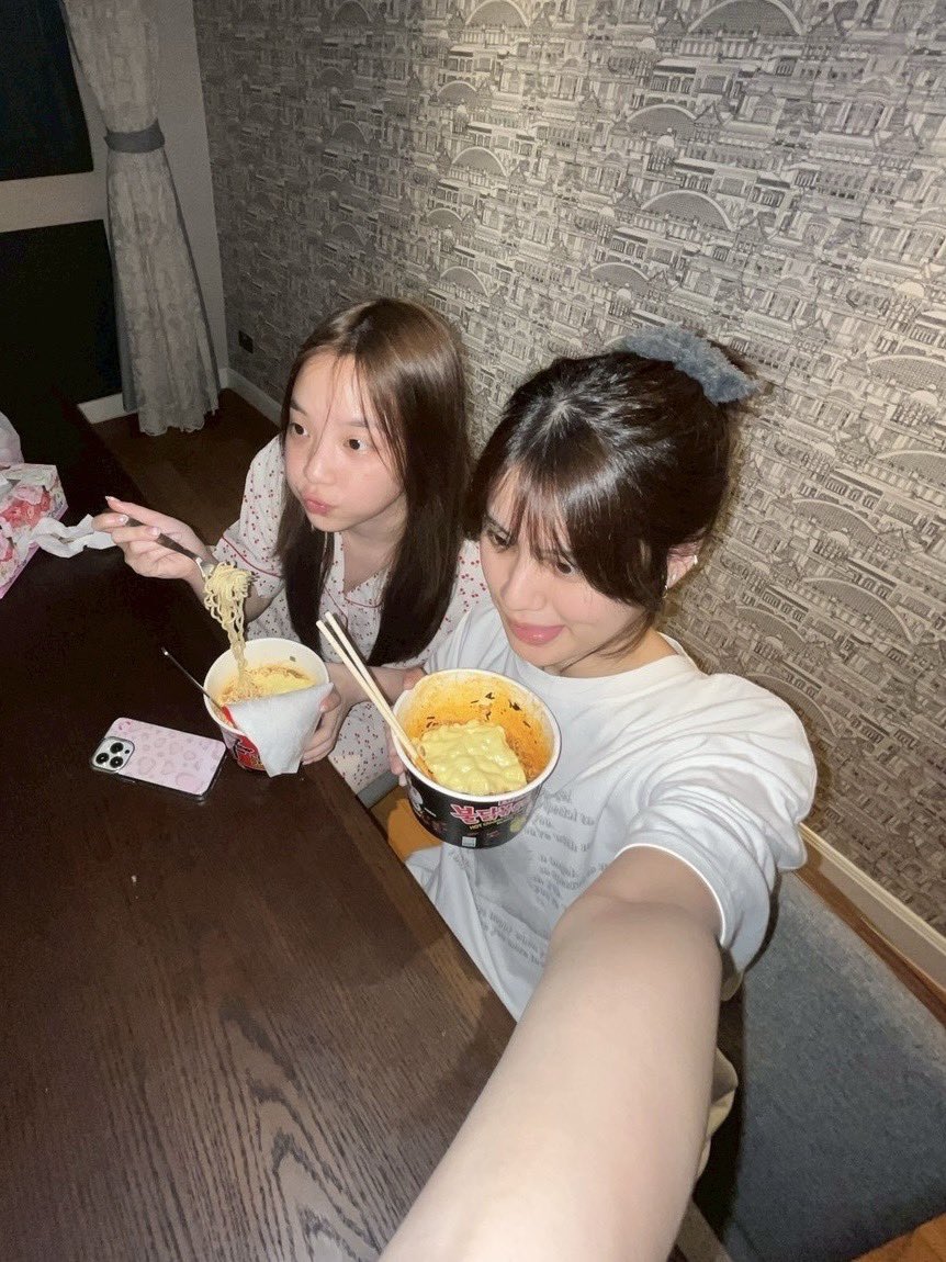 jjetaimes's tweet photo. happy birthday my babie! ꯁ.̮ꯁ 🐰🧁🩵
ขอให้น้องมี่เนยของเรามีแต่รอยยิ้ทุกกวันน เป็นคนที่น่ารักและเป็นที่รักของทุกๆคนแบบนี้ไปนานๆ เบิ้บบูววว 😽🫂🫶🏻💌✨

#JETAIME_505
#MEEMEE_505 https://t.co/X7xyDI6NPS