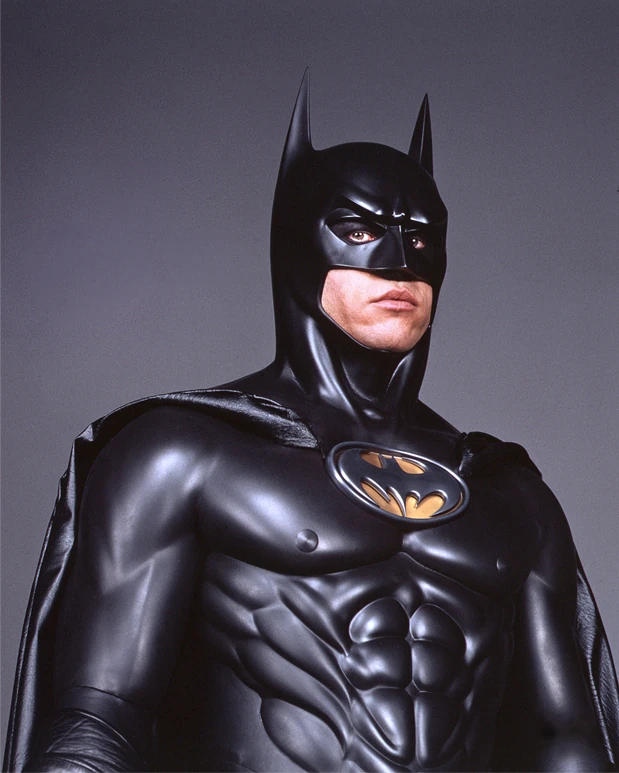 RafaBardo_'s tweet photo. Uniforme do Supe na era Snyder passa hoje uma vibe de Batman do Joel Schumacher, interpretado pelo Val Kilmer. https://t.co/t2wfLp6EWR