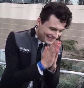 walmartbucky's tweet photo. oh connor from cyberlife india https://t.co/w6LDmQWuBC