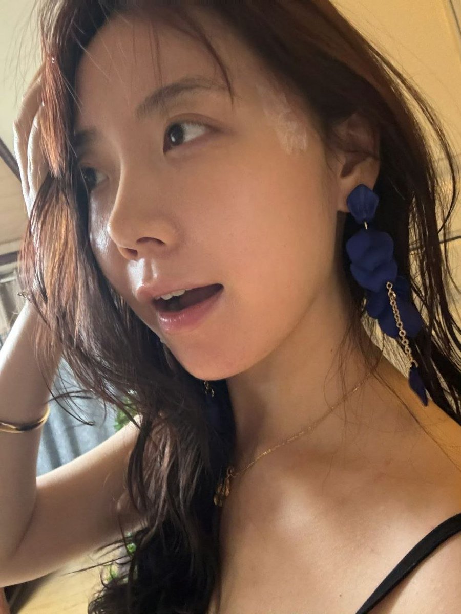 cellularRubber's tweet photo. 晚上不去喝酒了，静静地洗个澡看会书吧，马上就得考证了，还有大半本书没看，要死了。 https://t.co/ctj8sml8qd