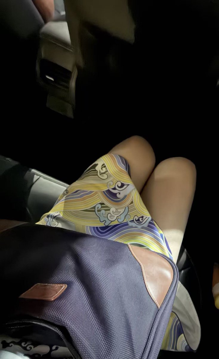 tttyyy437's tweet photo. 分享几张老婆美腿，170身高依旧腿玩年 https://t.co/cbh2TDgEug