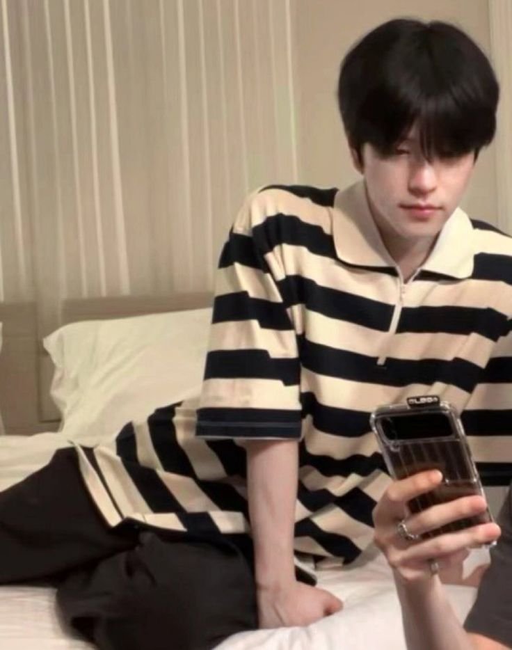 2minlurve's tweet photo. thinking.... #2min https://t.co/zTgxyADUkK
