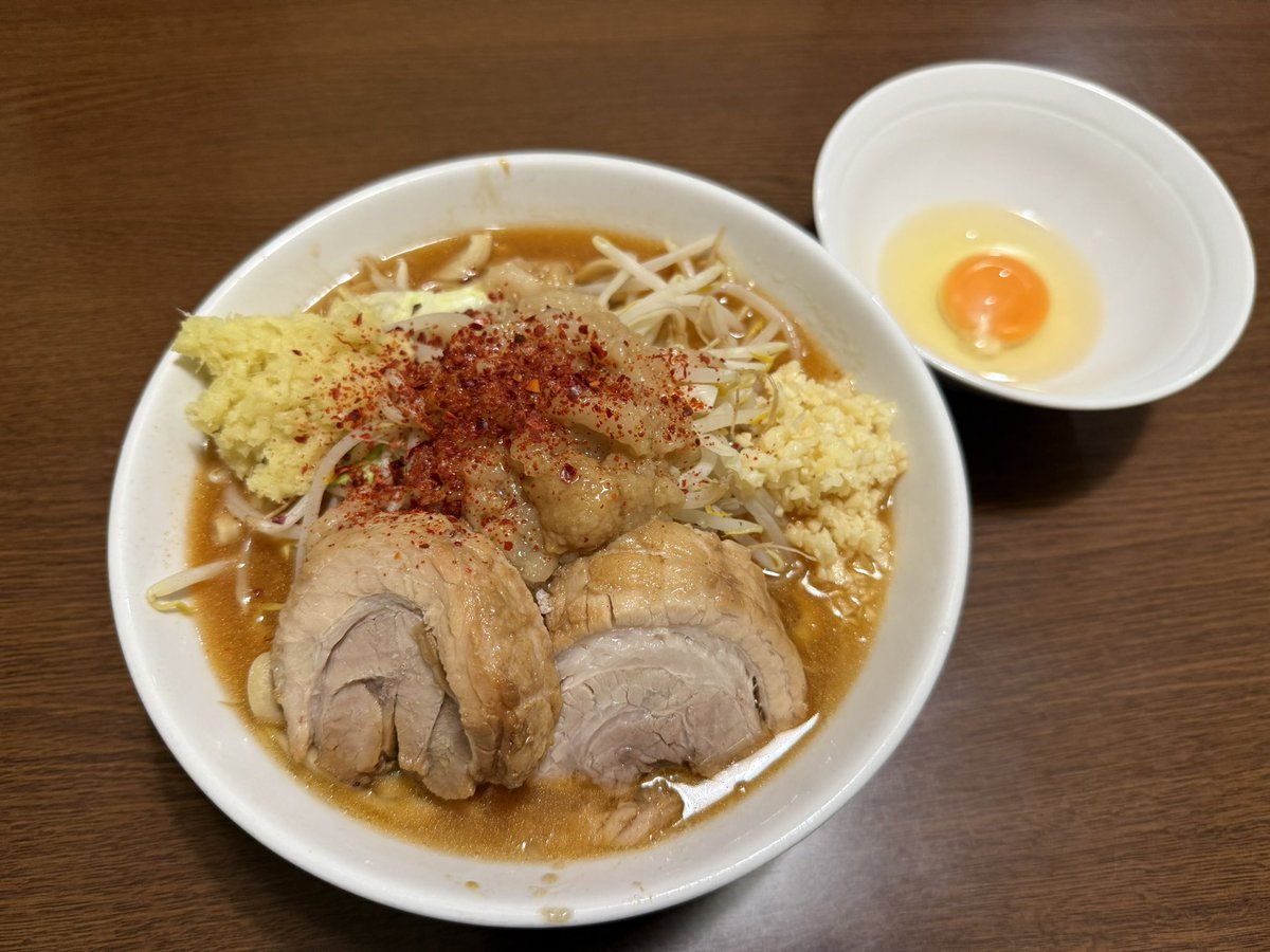 peko_seven's tweet photo. ラーメンヒカリ小山店
豚ダブル旨辛ラーメン　300g
・ヤサイ少なめ
・ニンニクマシ
・アブラマシ
・カラメ
TP
・しょうが
・生卵
2026🍜 49 https://t.co/0PlDkkrVG8