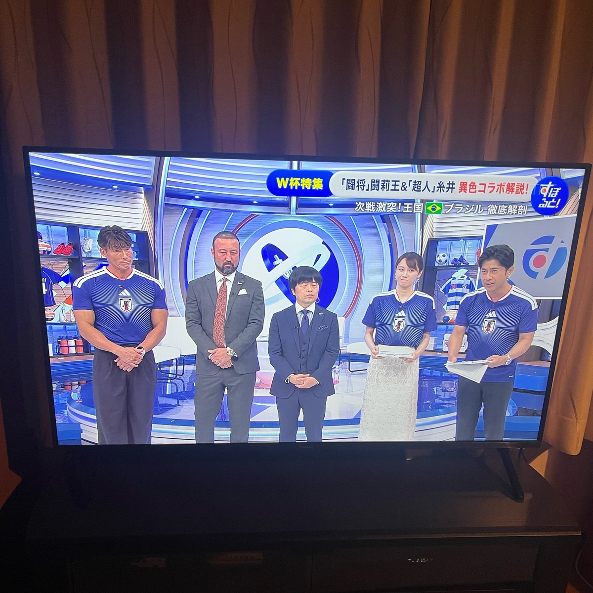 gaimonbai's tweet photo. 糸井さんユニホームがパツパツなのオモロい https://t.co/EHYWcV9n08