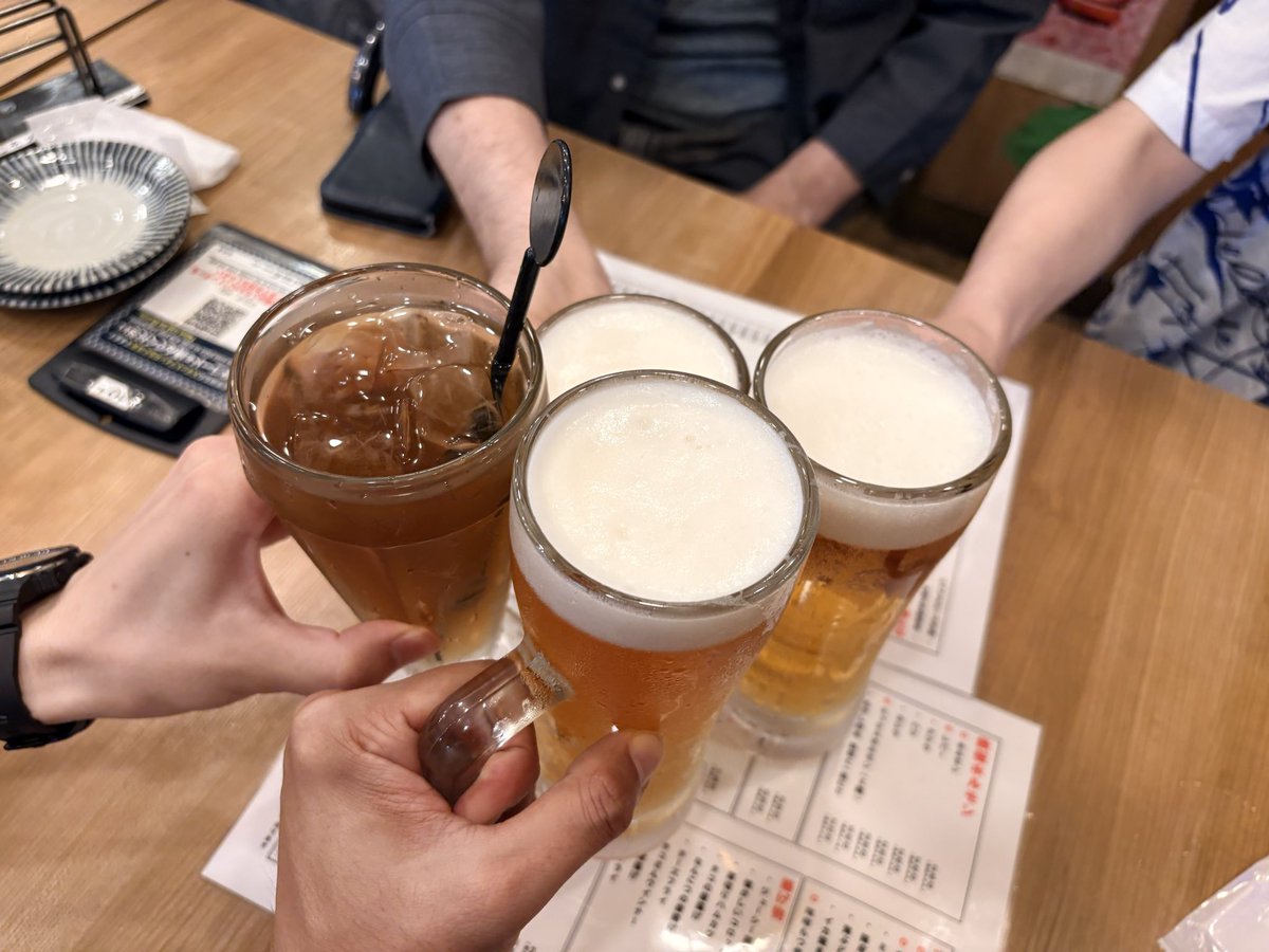 KnabeZZ's tweet photo. FFさんたちと会えた！
飲み過ぎた〜🍻 https://t.co/8BWFfN9zLT