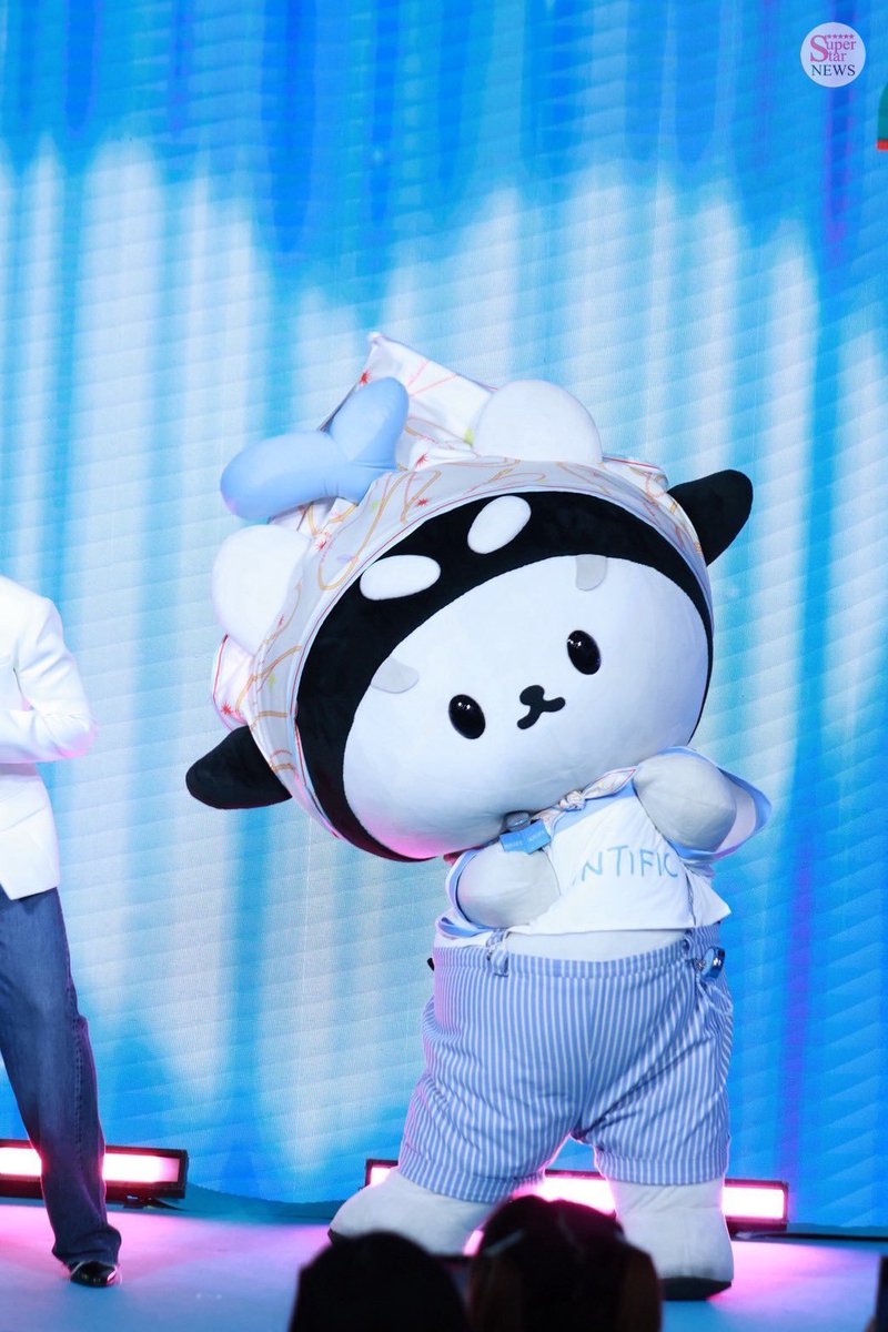 Maneenuch_KMS's tweet photo. น่ารักจังเลยยัยซังของย่า ชั้นเคยอยากมีหลานไว้แต่งตัวน่ารักๆ ตอนนี้ชั้นตามดูหลานซังแต่งตัวตามอีเว้นท์แทน https://t.co/SxQIWckQBT